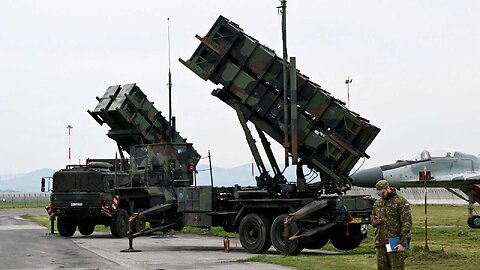 Caida en la carretera de Kiev de un misil del sistema de defensa aérea American Patriot