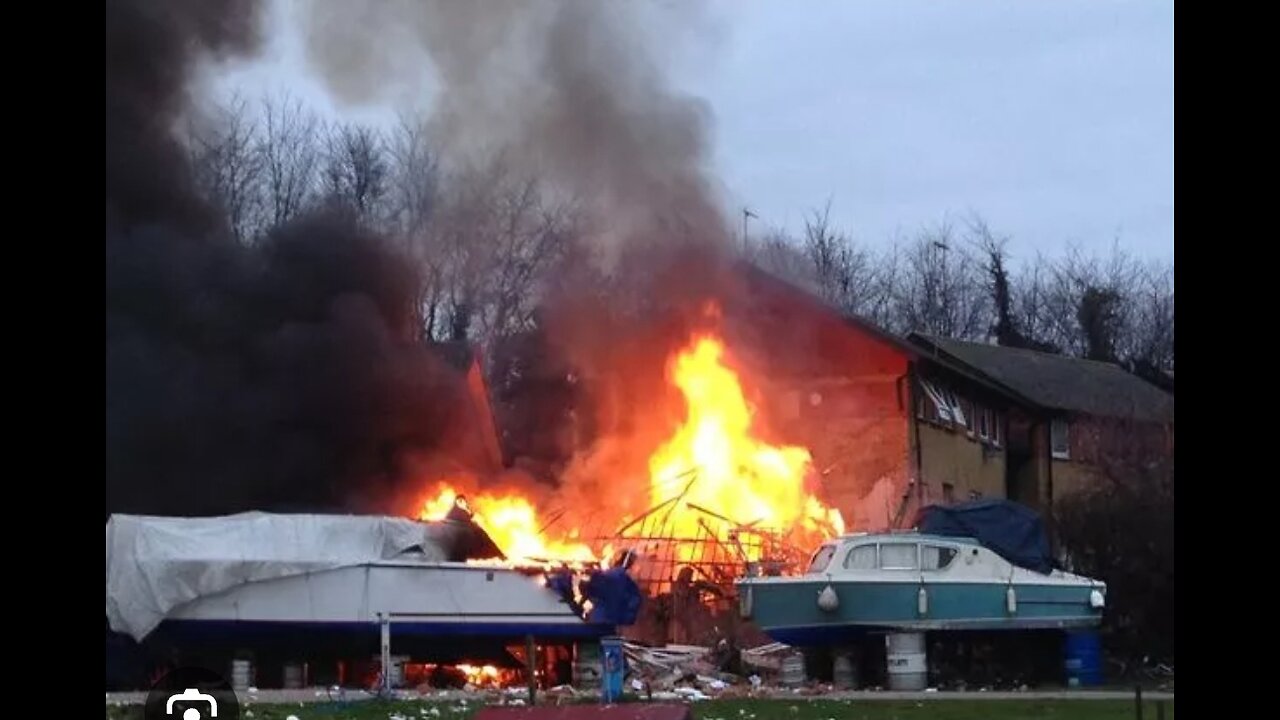 Massive Explosion in Oxfordshire; Lightening Strike caused Huge Explosion, UK News