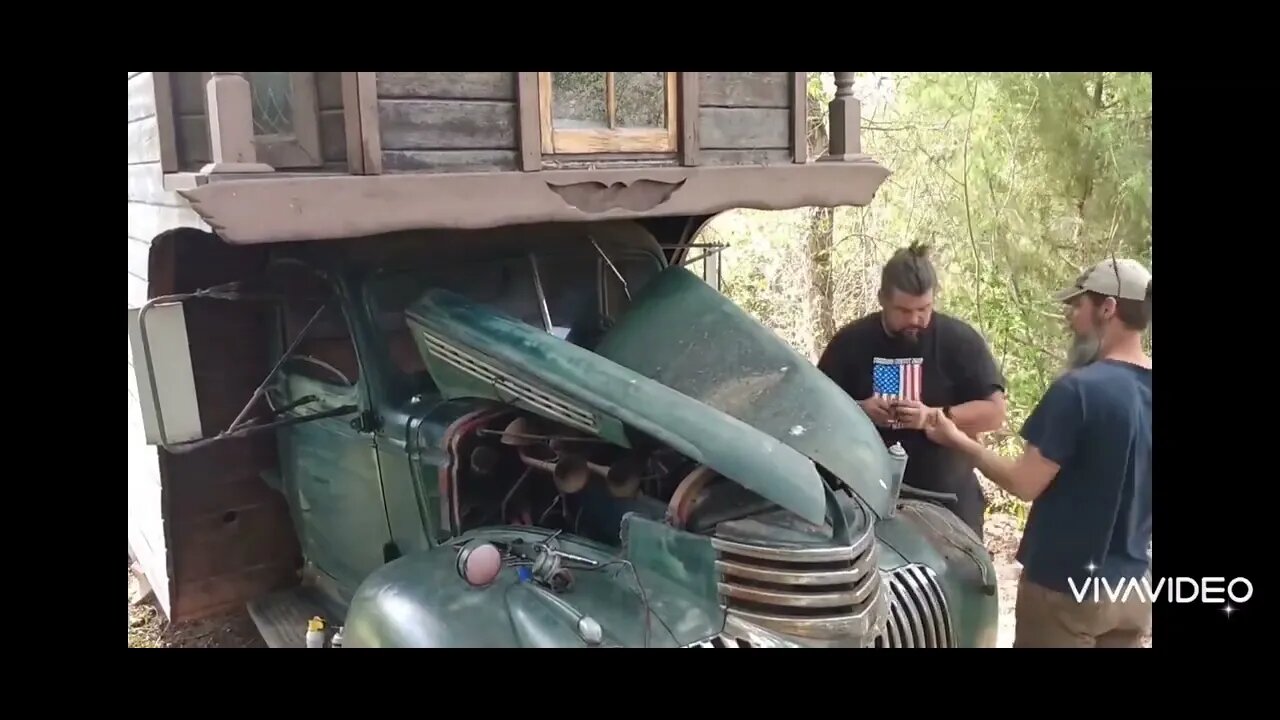 Timelapse 3 ... 1946 Gypsy Wagon ( Fuel filter)