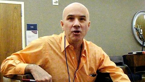 Datechguys Field guide to bloggers Marathon Blogger.AVI