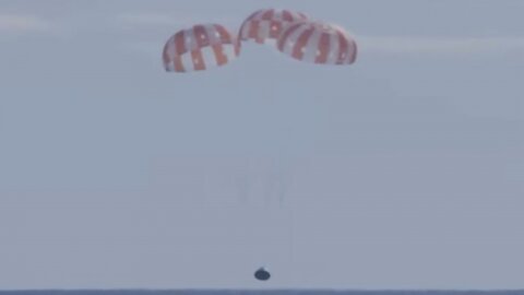 NASA's Orion Capsule Blazes Home From Test Flight To Moon