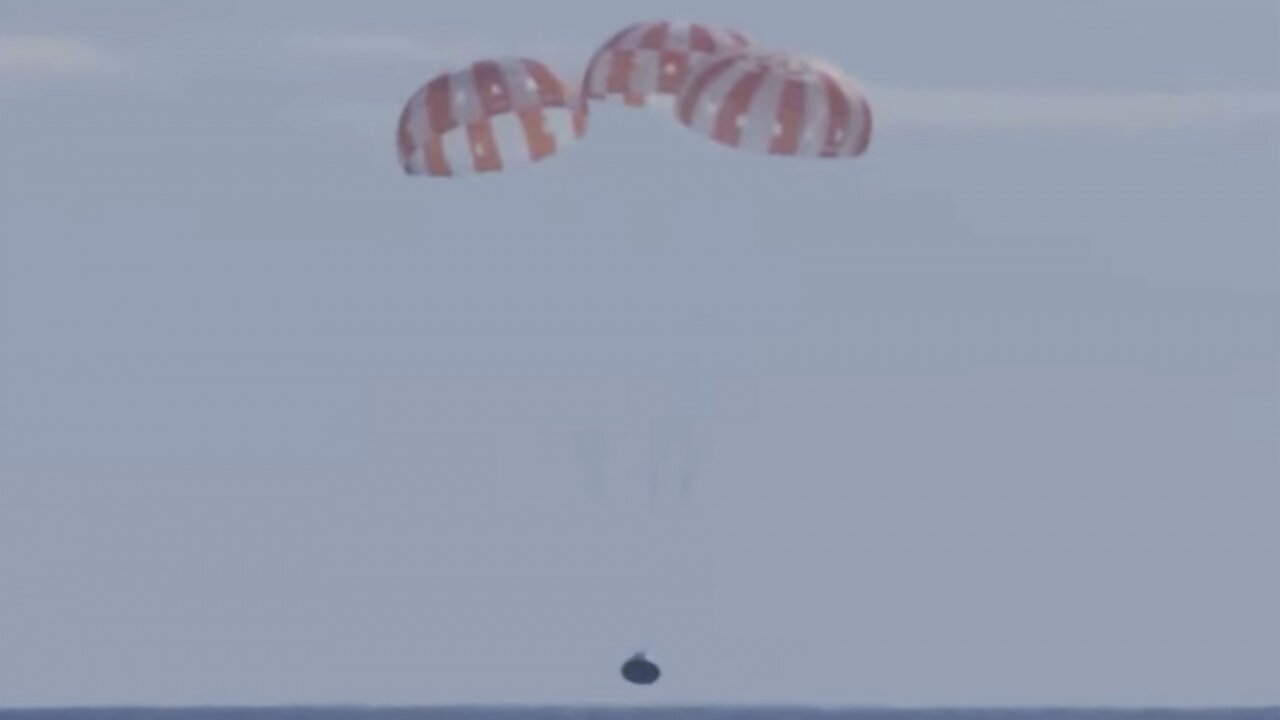 NASA's Orion Capsule Blazes Home From Test Flight To Moon