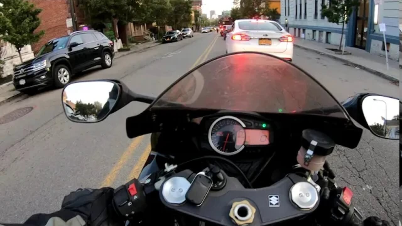 Cruising through Buffalo NY. 2013 gsxr 750, 2015 yamaha r3