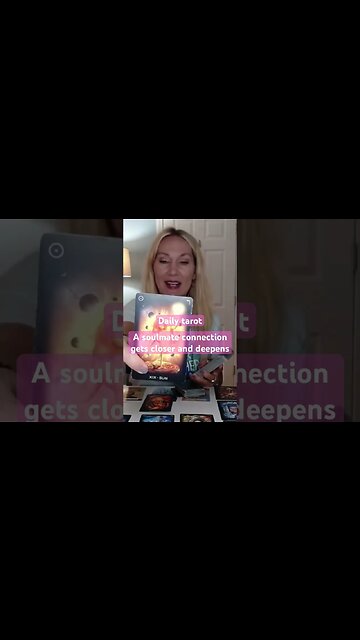 Daily tarot card reading|A soul connection deepens with hesitation #tarot #soulmates #shorts