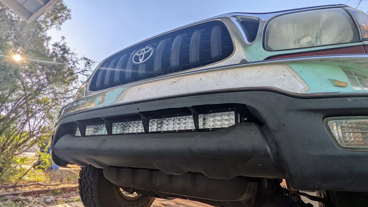 OEDRO 32" Light Bar Night Test Vs Truck Headlights!