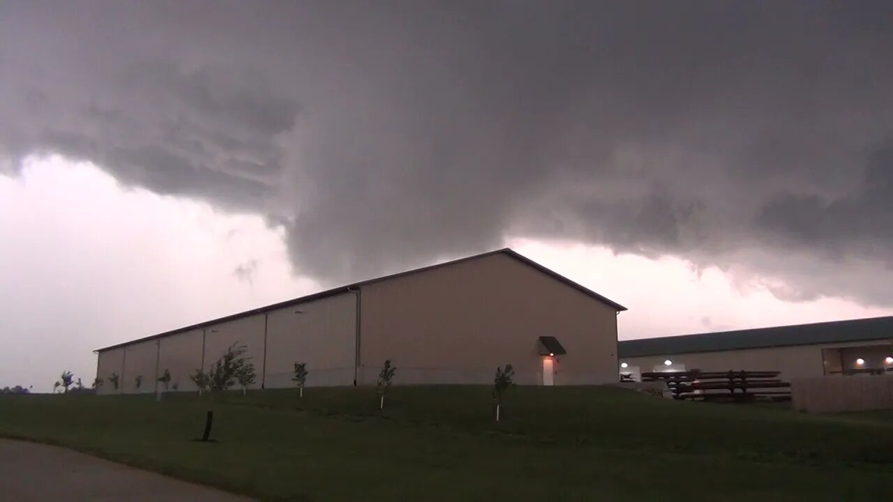 Tornadic supercell at Pella, IA