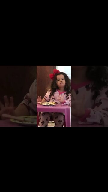 ESSA COMIDA E UMA DELICIA #comida #alimentacaosaudavel #infantil #meme #criança #vovo #almoço