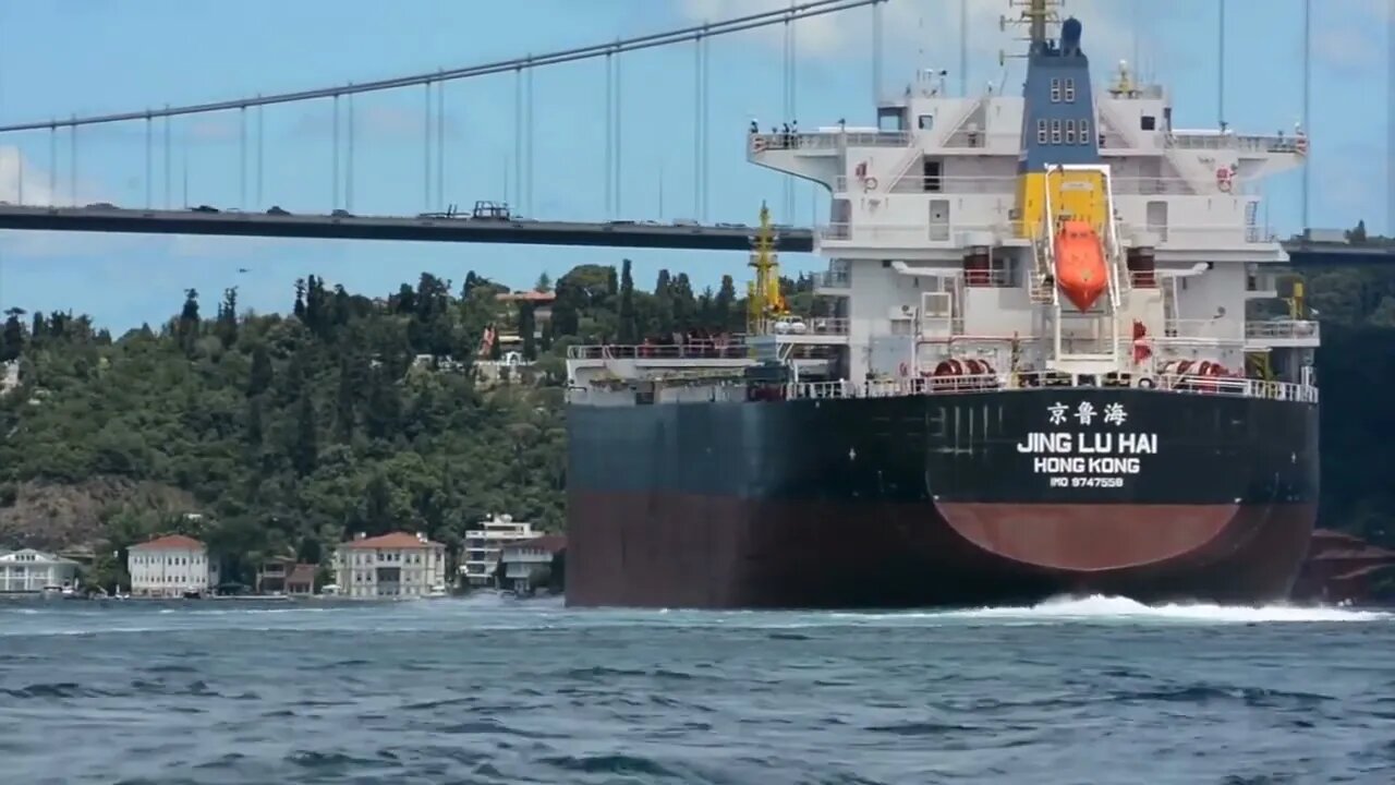 19 & The giant ship passing through the Istanbul Strait