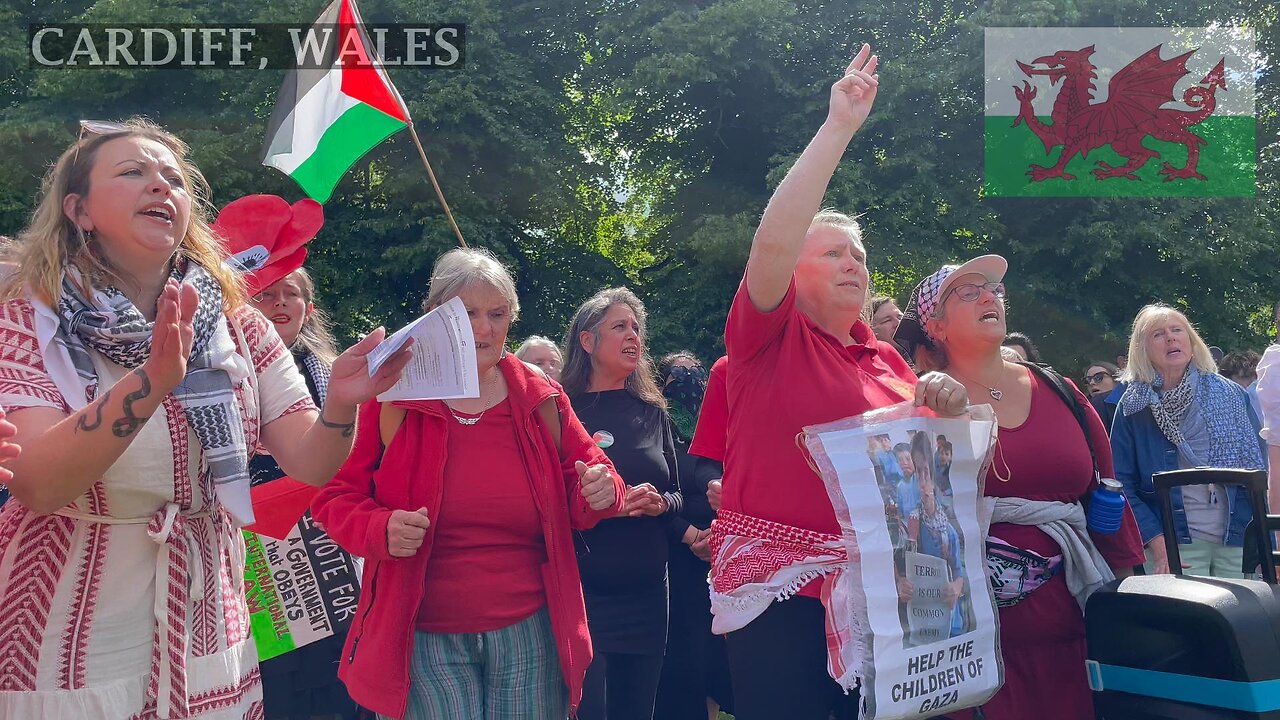 Côr Cochion Caerdydd - Stop the Genocide, Bute Park Cardiff, South Wales