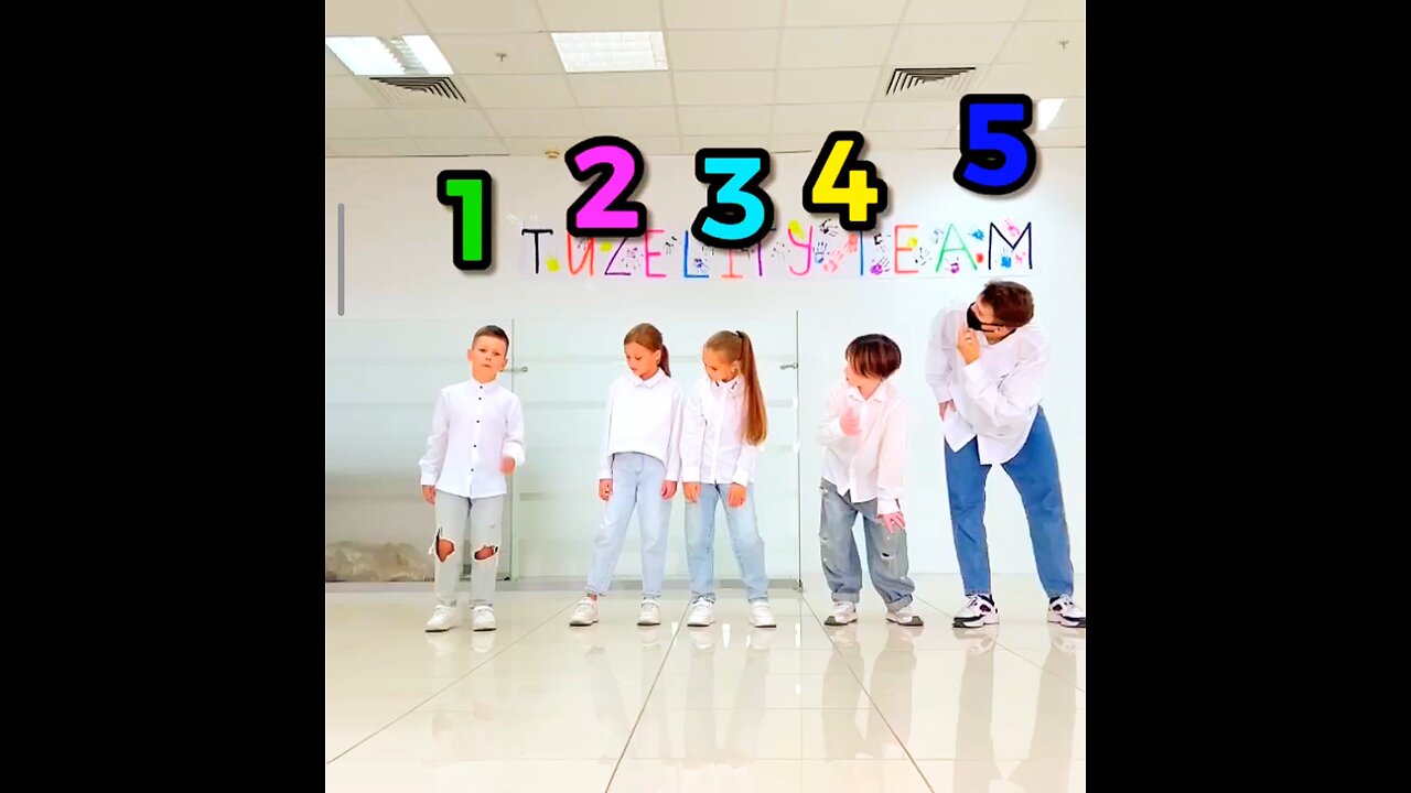 Cute baby Dance