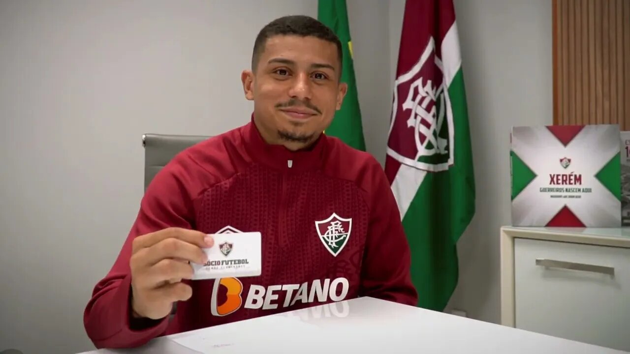 VOLANTE ANDRÉ RENOVA COM FLU ATÉ O FIM DE 2025