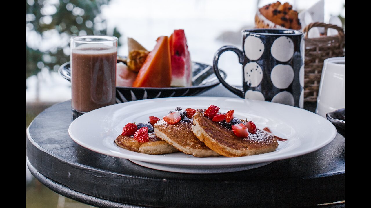 "✨ Fluffy Bliss: Cream Cheese Pancake with Berry Compote 🥞🍓