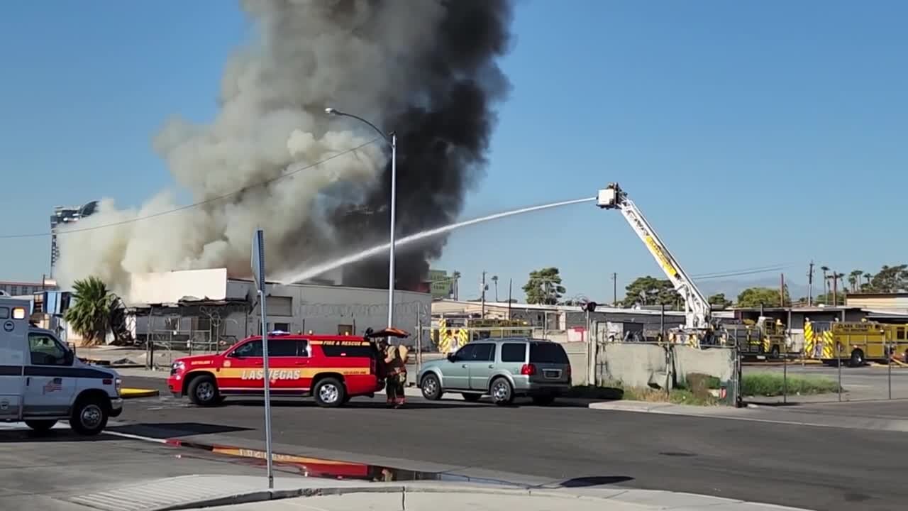 Flames engulf vacant building west of I-15 in Las Vegas