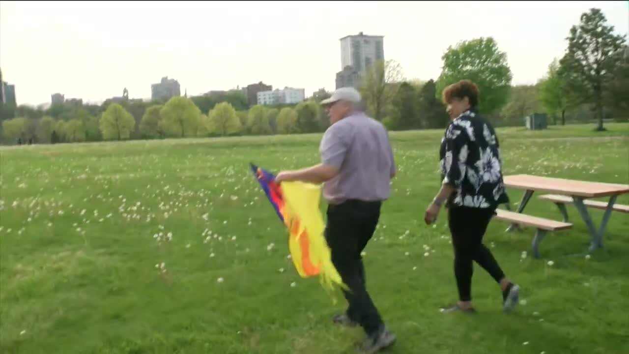 Gift of Wings teaches how to fly a kite
