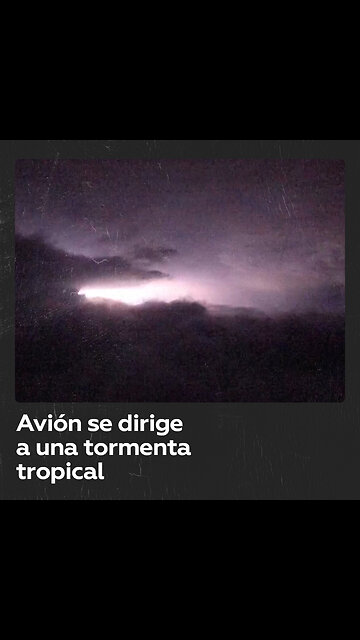 Cazadores de huracanes vuelan dentro de la tormenta tropical Franklin