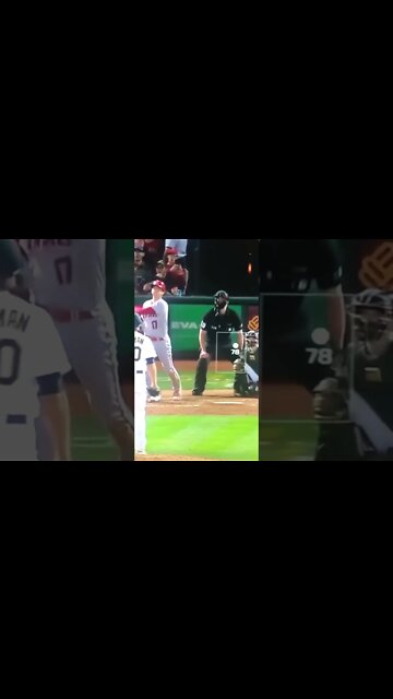 Shohei Ohtani’s front foot is Key 2 his swing!!! #shorts #shoheiohtani