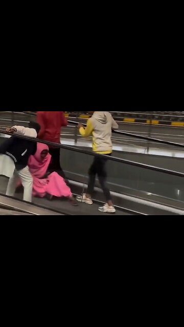 An Escalator Was Installed At This East London Mall, The 'Locals' Couldn't Figure It Out