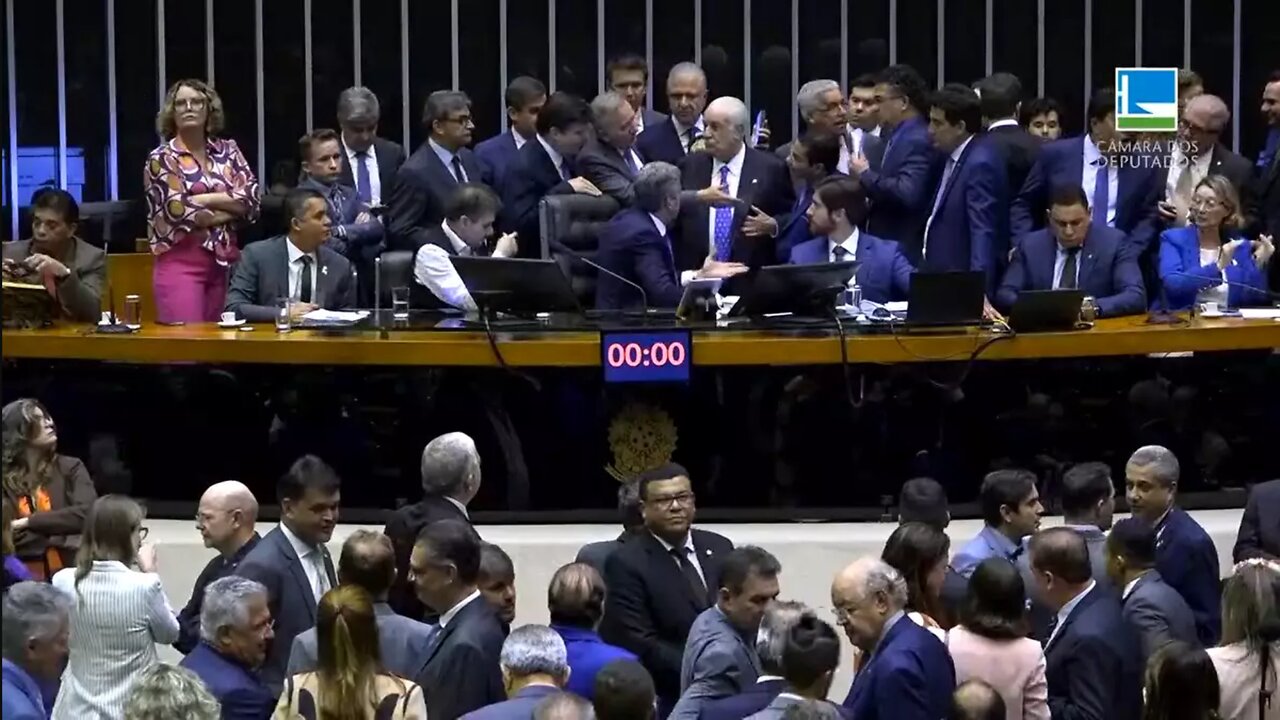 1º Texto base da reforma tributaria é aprovado na câmara dos deputados.