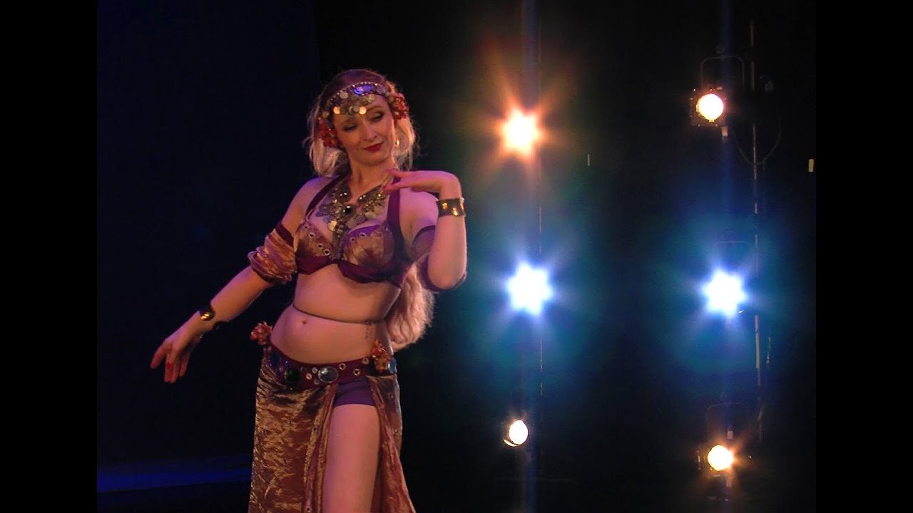 Autumn Ward :: Amazing Belly Dance Drum Solo - Enjoy!