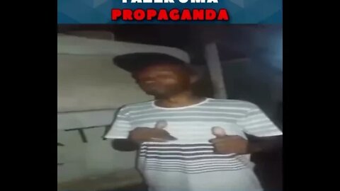 TRAFICANTE DECIDIU FAZER PROPAGANDA DE SUA BOCA DE FUMO , COISA QUE SO ACONTECEM NO BRASIL ( MEME )