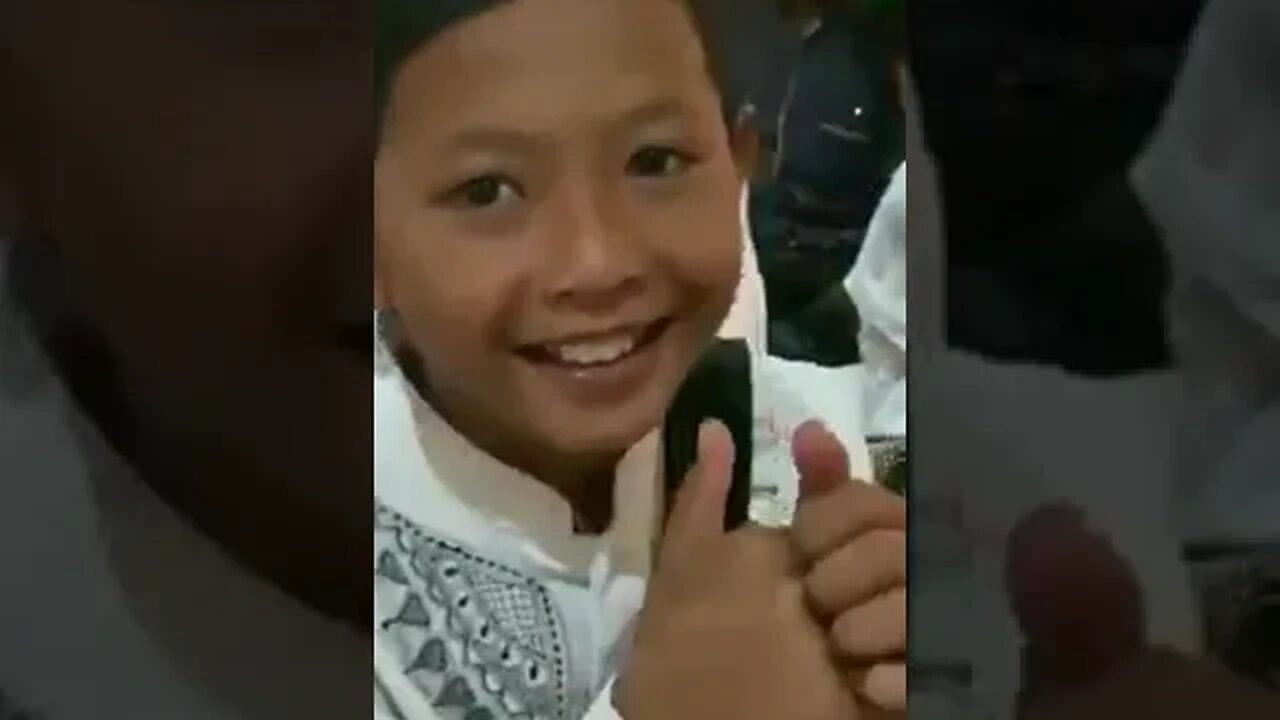 Ribuan warga dari kalangan santri berkumpul di Islamic Centre Ponpes Al Aziziyyah dalam doa bersama