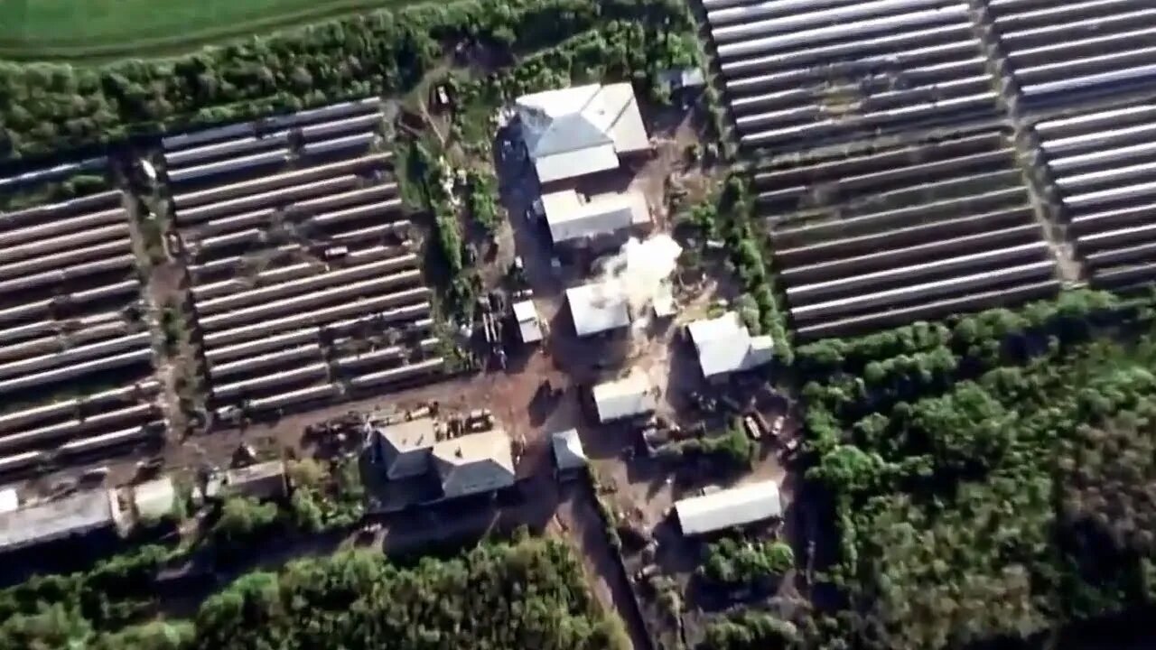 Ukrainian Army Blows Up a Russian Forward Base!