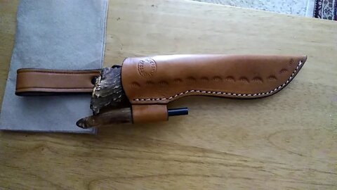 Building a deer antler knife with ferro rod