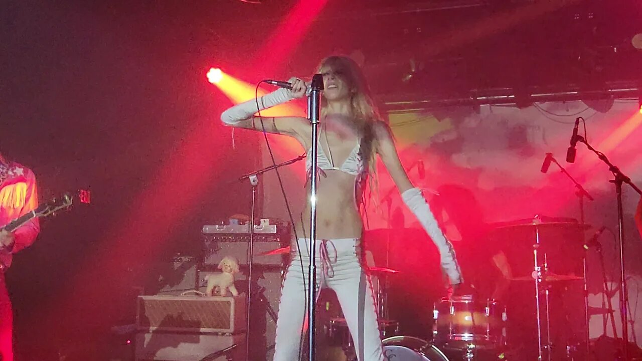 Starcrawler in Austin song Bet My Brains