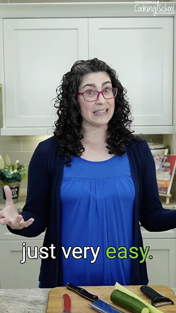 Main dish salads are so YUMM! 🥗