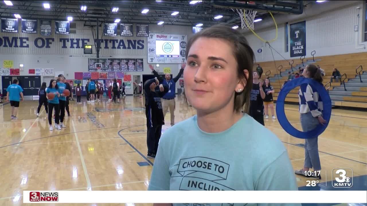 Papillion La Vista high schools face off in annual Unified Sports Game