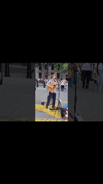 Busker Andrew Duncan covers this time #andrewduncan