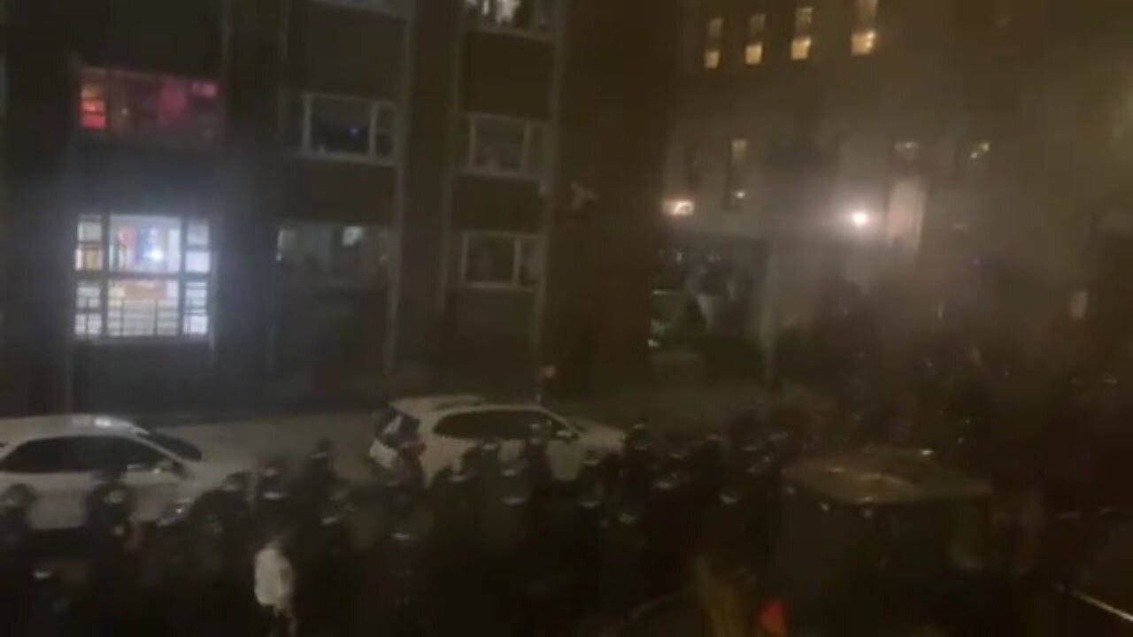 Soy Boys Are Freaking Out As NYPD March Into Columbia Campus