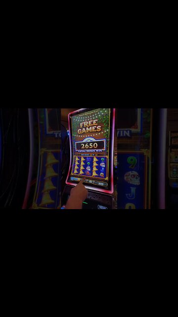 Massive Full Screen on $100 Bet!! #casino #slots #gambling