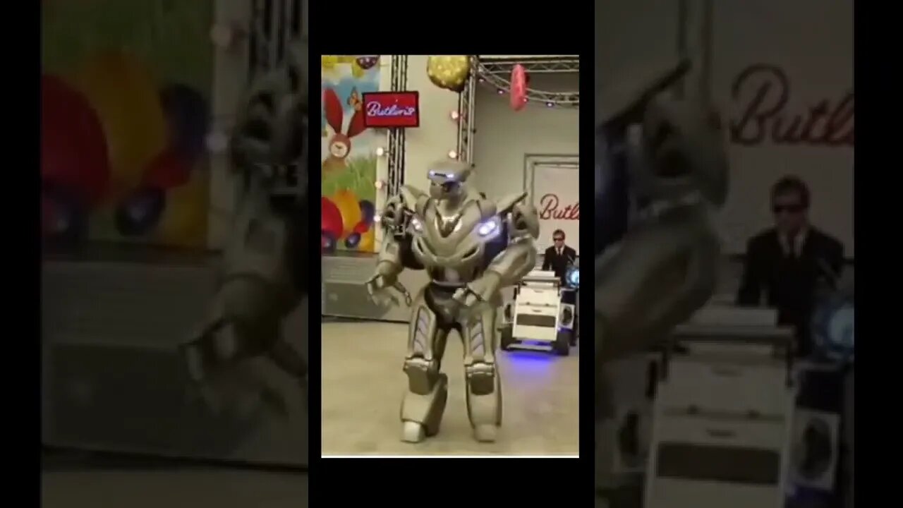 Titan Robot live performing song
