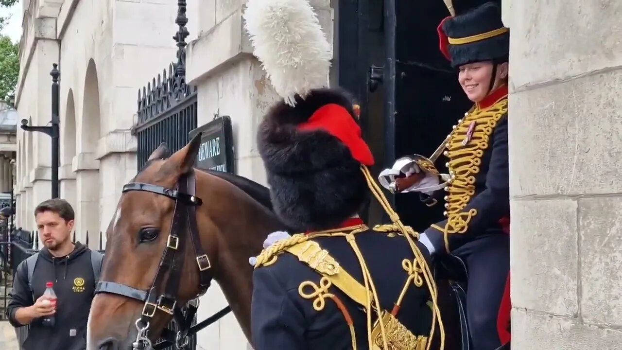Boss checks on the troops #horseguardsparade