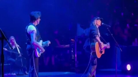 Johnny Depp singing on tour with JeFF Beck music