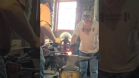 Blacksmithing in Utica Illinois, hammering 🔨 hot 🔥 metal