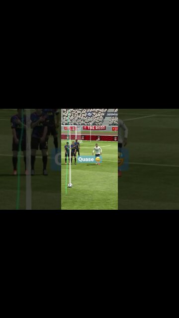 Boa batida na bola mais o goleiro tava nela !