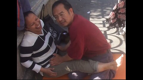 Luodong Massages Mature Woman On Sidewalk