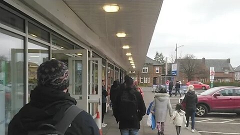 queues At Uk Supermarkets