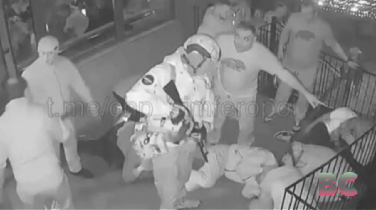 Drunk Russian soldiers storm Crimean cafe and go on shooting rampage