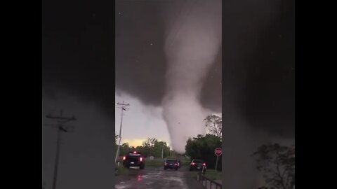 badai tornado dasyiat 😳