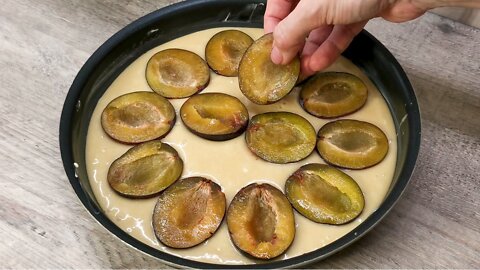A quick and easy plum cake recipe with only 5 ingredients!