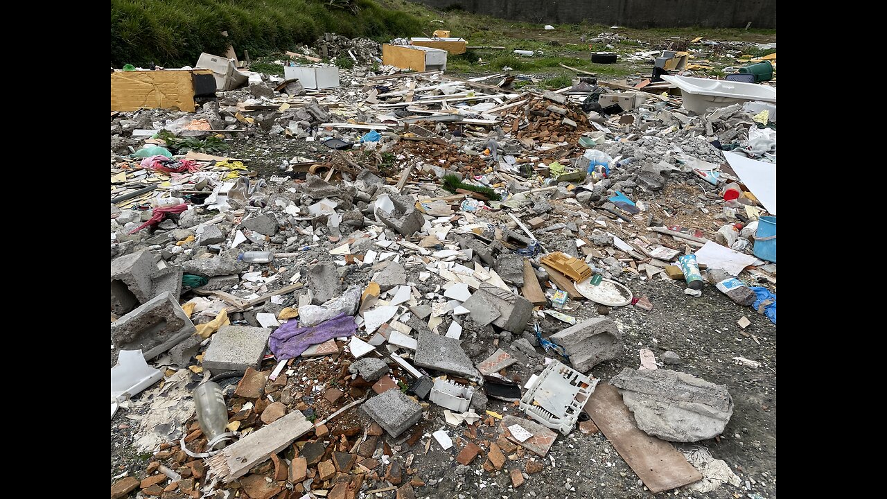 Rabo de Peixe (Ribeira Grande) littering / deposição de lixo, Sao Miguel Azores Portugal 05.02.2024