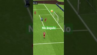 Já aprendeu bater falta no fifa 22 ? Vem que o pai dá aula 😜