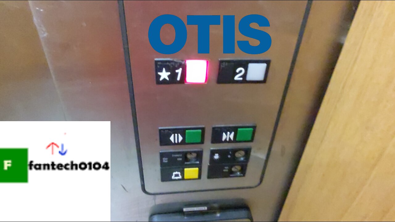 Otis Hydraulic Service Elevator @ Danbury Fair Mall (Lord & Taylor wing) - Danbury, Connecticut