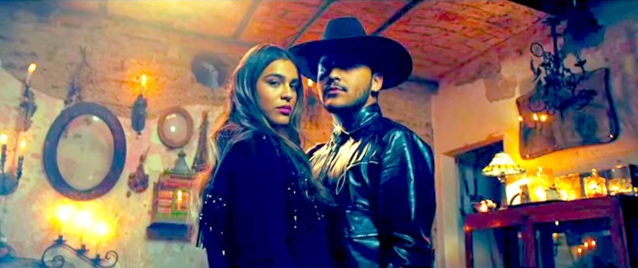 Christian Nodal - Amor Tóxico - YouTube