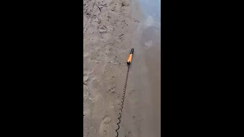 Metal Detector Finding Huge Gold in Beach !! 😱😱❤️