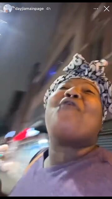 Philly had looting last night and the party was down in front of the Apple Store!! 😂😂