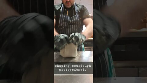 Shaping sourdough professionaly #shorts